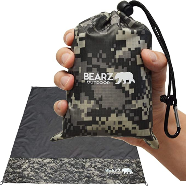Bearz Outdoor Pocket Blanket