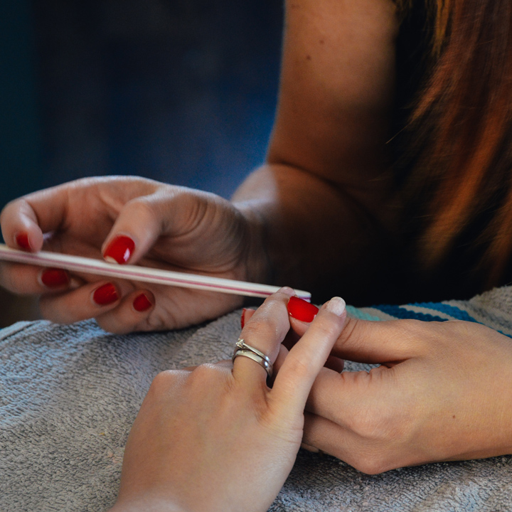 airport manicure