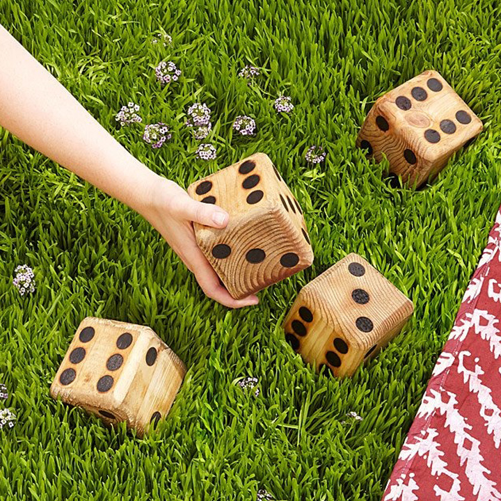 Lawn dice