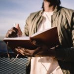 How To Keep A Daily Gratitude Journal: Ideas, Tips & Prompts [2022]