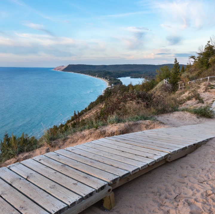 Take a hike along the cliffs